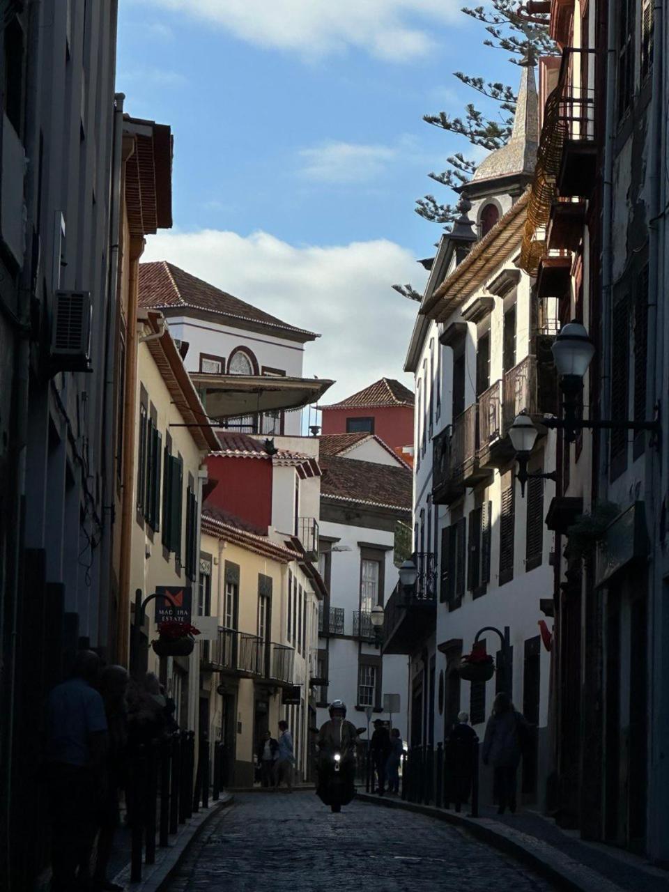 Apartments Vmadeira ฟุงชาล ภายนอก รูปภาพ
